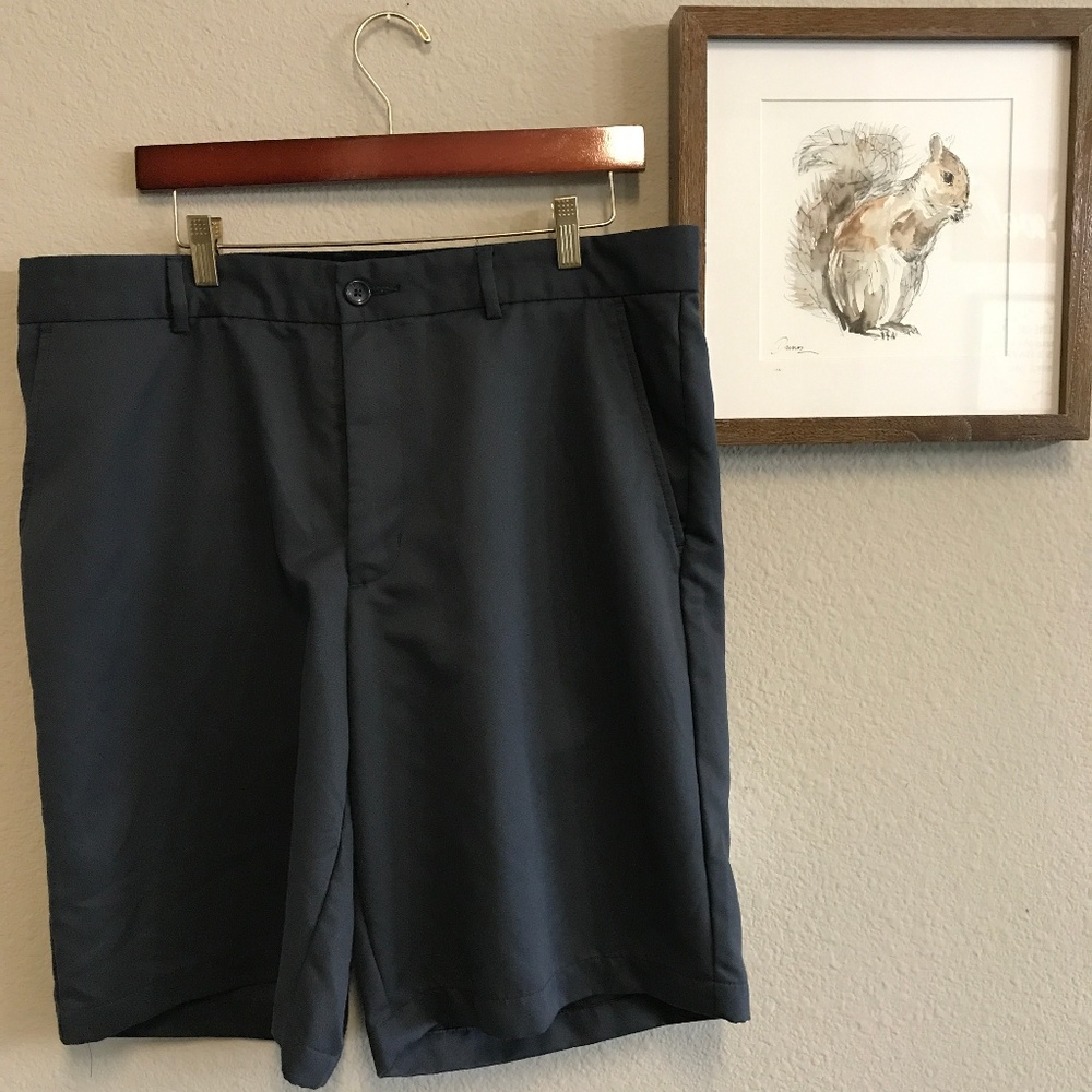 Greg Norman Men's Navy Shorts size 36